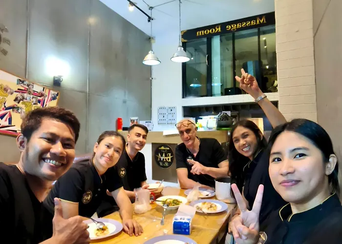 Bm Loft On Nut & Massage Hostel *