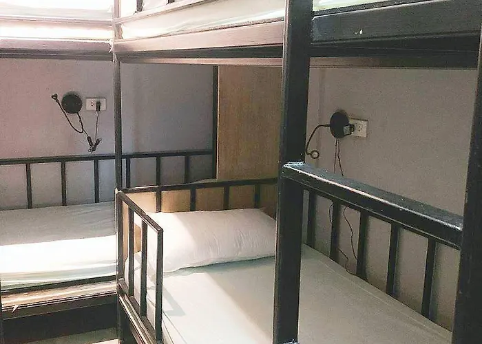 Hostel Bm Loft On Nut & Massage *